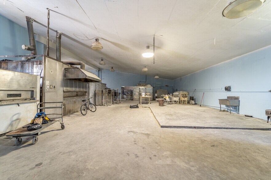 More Photos Of 1412 N Magnolia Ave, Ocala Restaurant For Sale