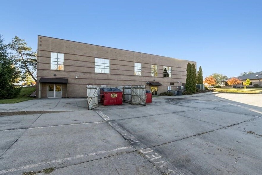 More Photos Of 2834 Northgate Dr, Iowa City Office For Lease