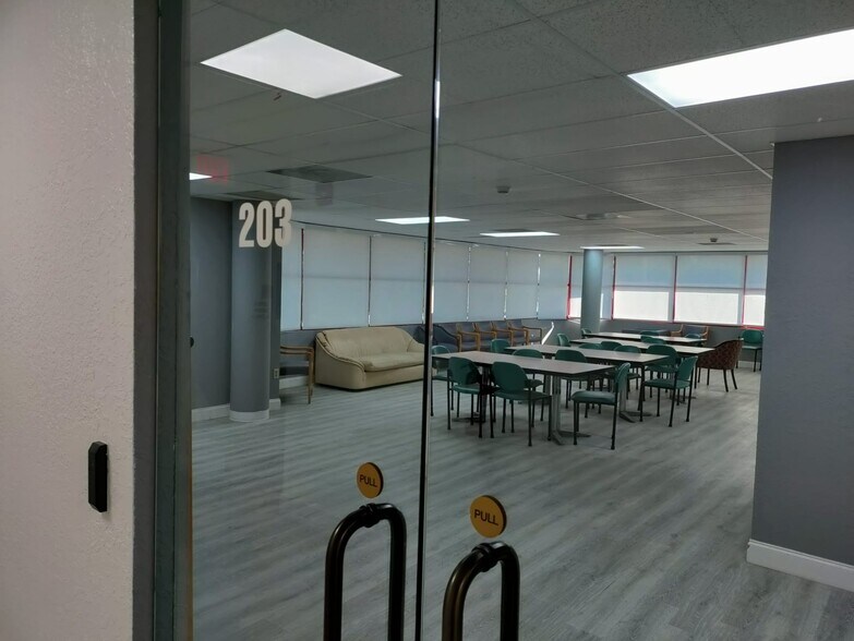 More Photos Of 1799 W Oakland Park Blvd, Oakland Park Office For Lease
