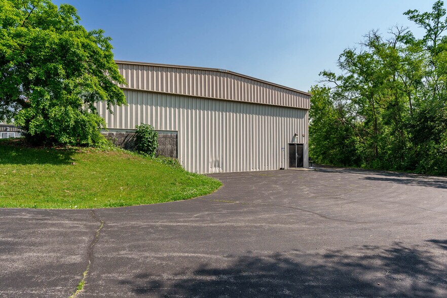 More Photos Of 4312 20th St, Rockford Religious Facility For Sale