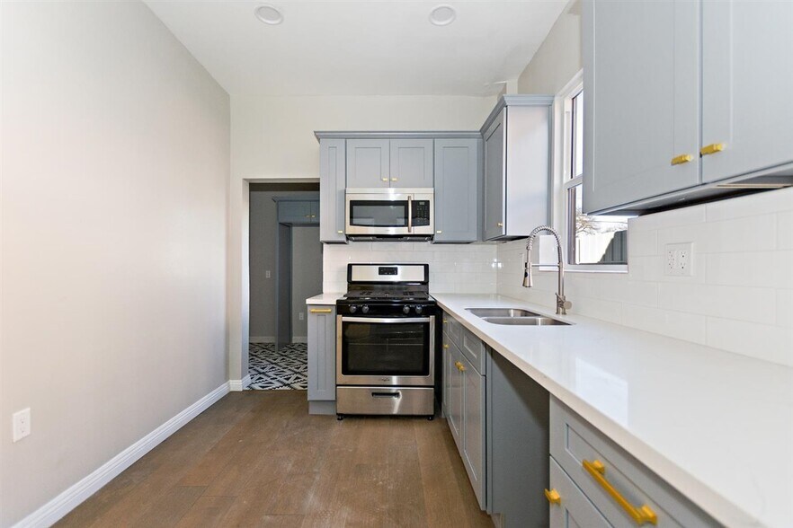 More Photos Of 1703 S Burlington Ave, Los Angeles Apartments For Sale
