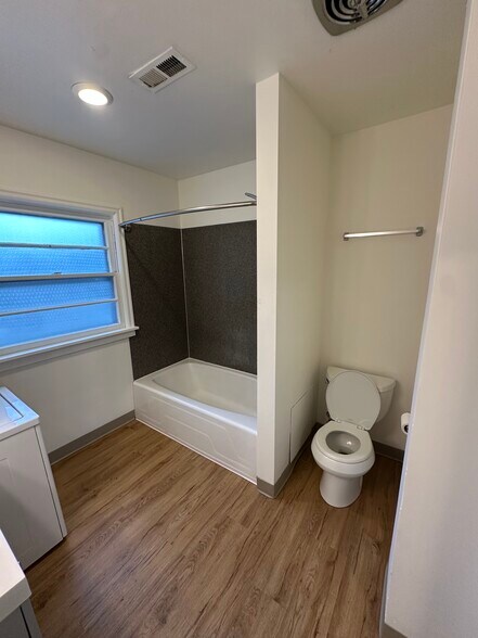 More Photos Of 2816 NE Halsey St, Portland Storefront Retail Residential For Sale