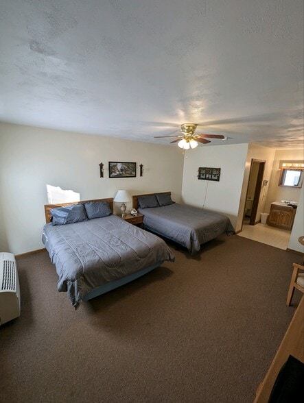 More Photos Of 32600 N State Route 44, Slate Run Hotel For Sale