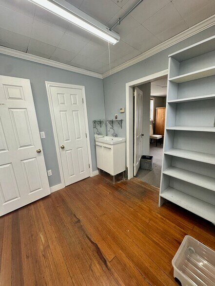 More Photos Of 705 Main St, Hyannis General Retail For Sale