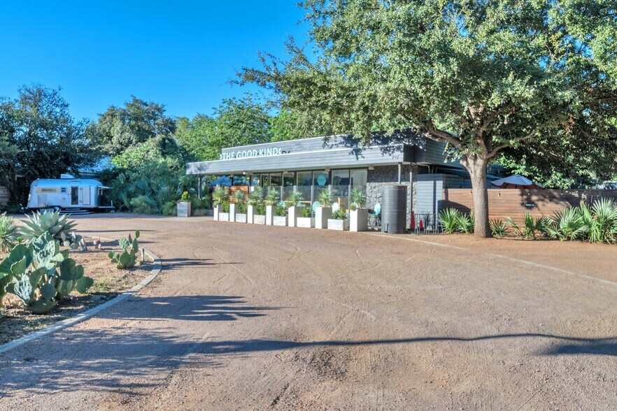 More Photos Of 1127 S St Marys St, San Antonio Restaurant For Sale