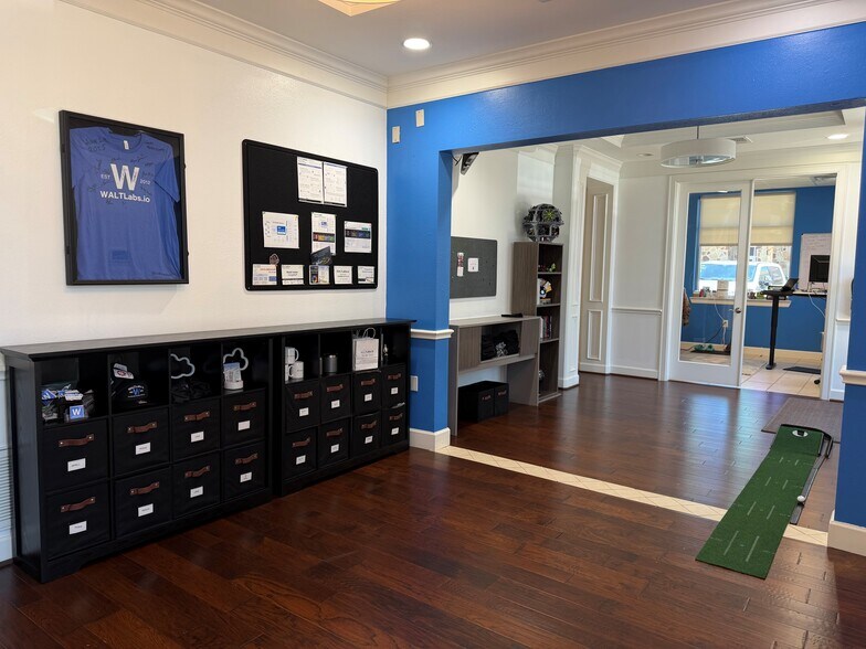 More Photos Of 20008 Champion Forest Dr, Spring Medical For Lease
