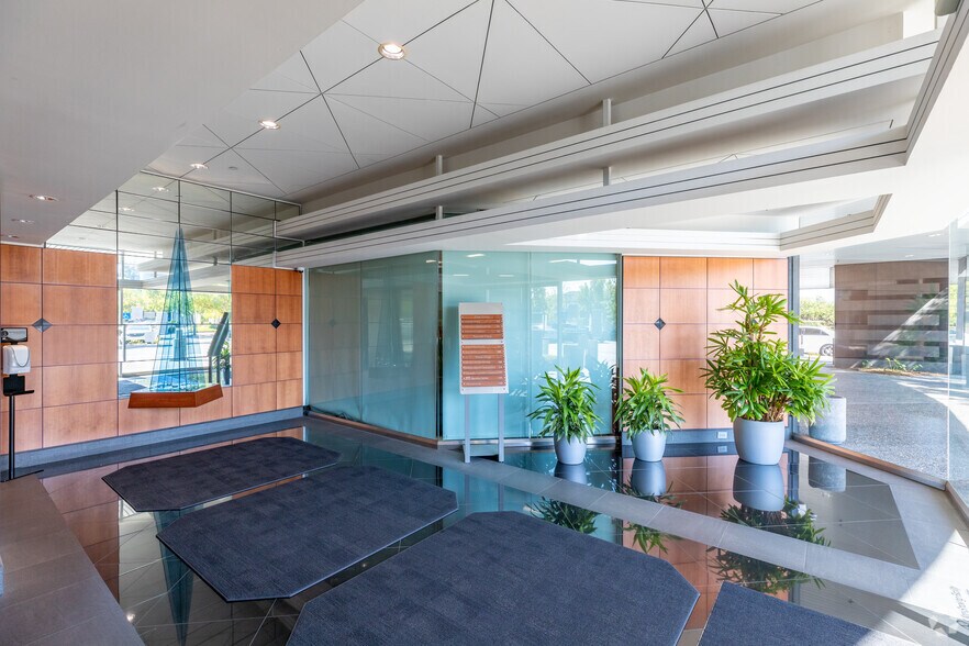 More Photos Of 900 Canterbury Pl, Escondido Office For Lease