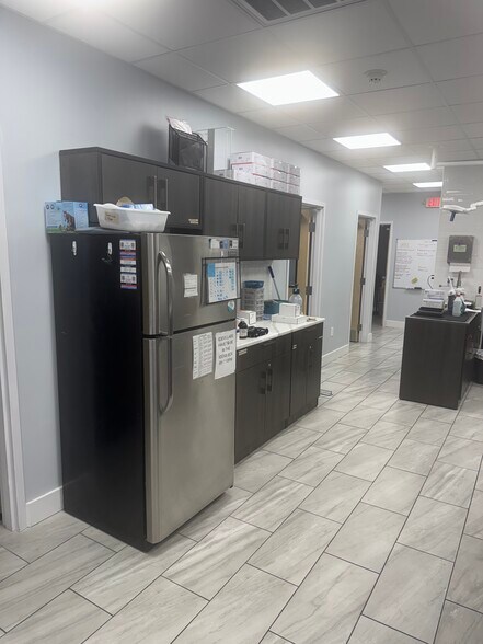 More Photos Of 7 Cuthbert Blvd, Oaklyn Office For Sale