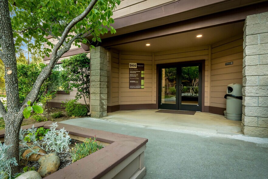 More Photos Of 944 McCourtney Rd, Grass Valley Unknown For Lease