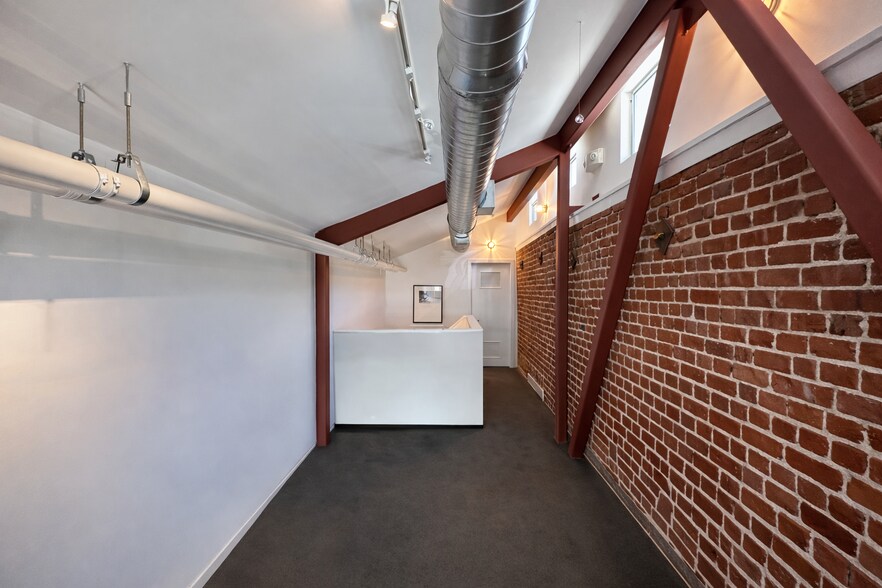 More Photos Of 4 Bank St, San Anselmo Flex For Lease