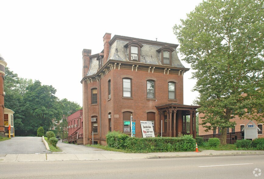 More Photos Of 220 Church St, Poughkeepsie Apartments For Lease