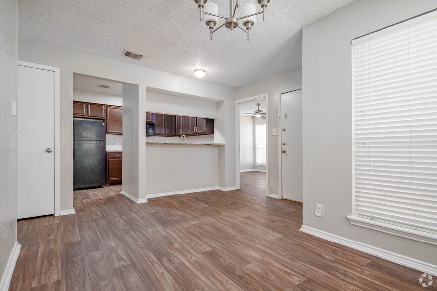 More Photos Of 14900 Nacogdoches Rd, San Antonio Apartments For Sale