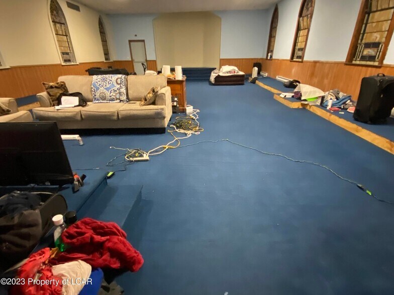 More Photos Of 578 Main St, Sugar Notch Flex For Sale