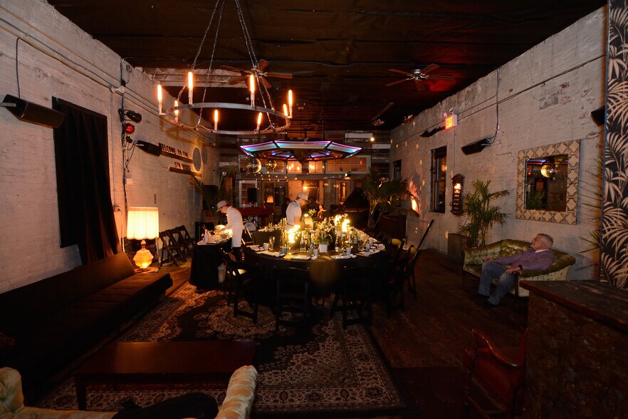 More Photos Of 198 N 4th St, Brooklyn Storefront Retail Office For Lease