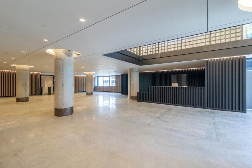 More Photos Of 25 Columbia Hts, Brooklyn Office For Lease