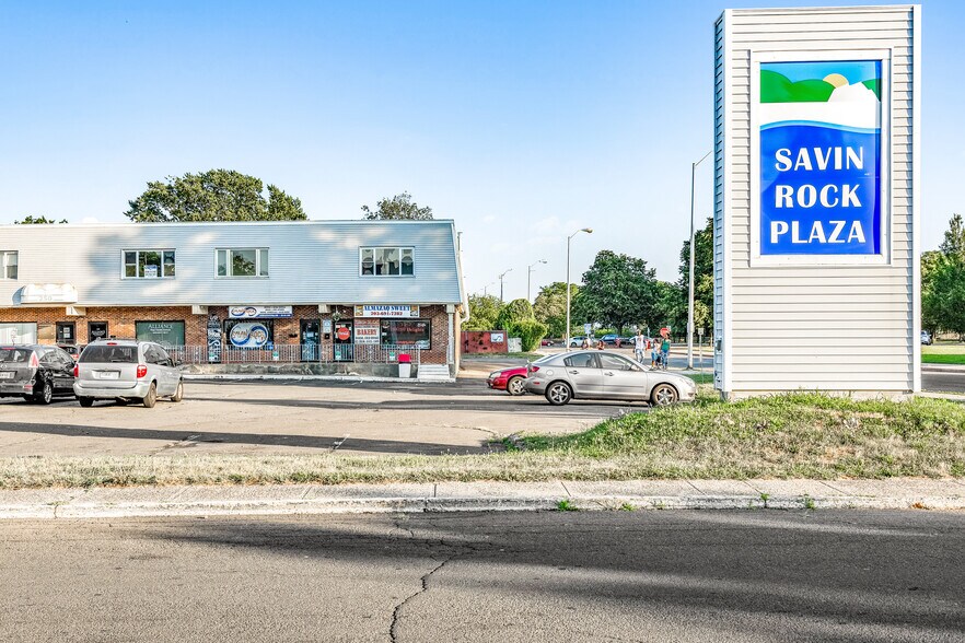 More Photos Of 200-250 Captain Thomas Blvd, West Haven Storefront For Sale