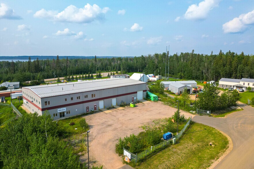 Primary Photo Of 105 Oak Crt, Anzac Warehouse For Sale