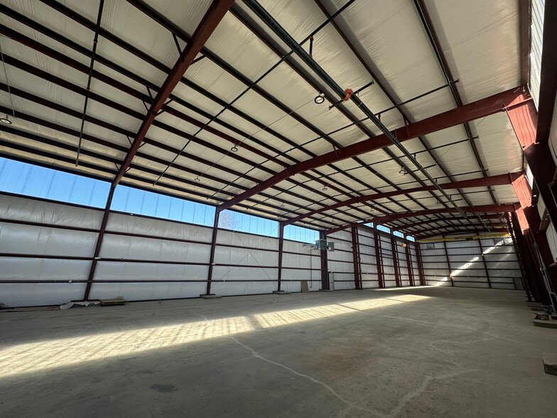 More Photos Of 1050 Cairo Rd, Gallatin Warehouse For Lease