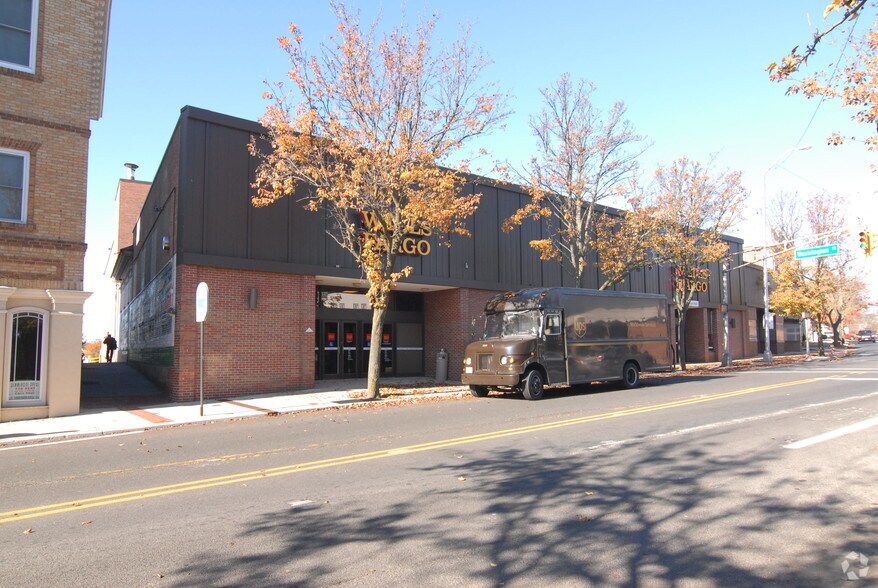 More Photos Of 40 Main St, Toms River Office For Lease