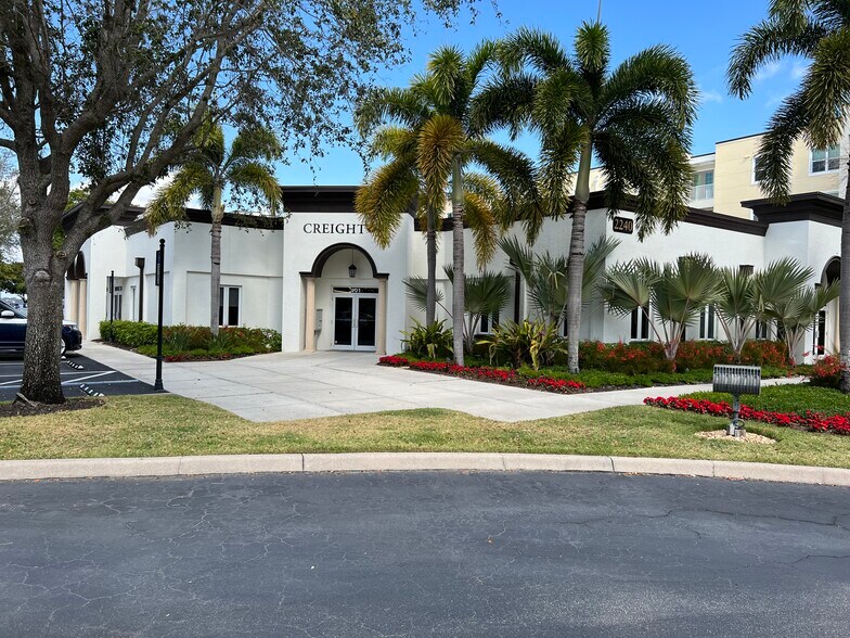 More Photos Of 2240 W 1st St, Fort Myers Office For Lease