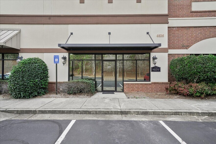 More Photos Of 6535 Shiloh Rd, Alpharetta Light Distribution For Sale