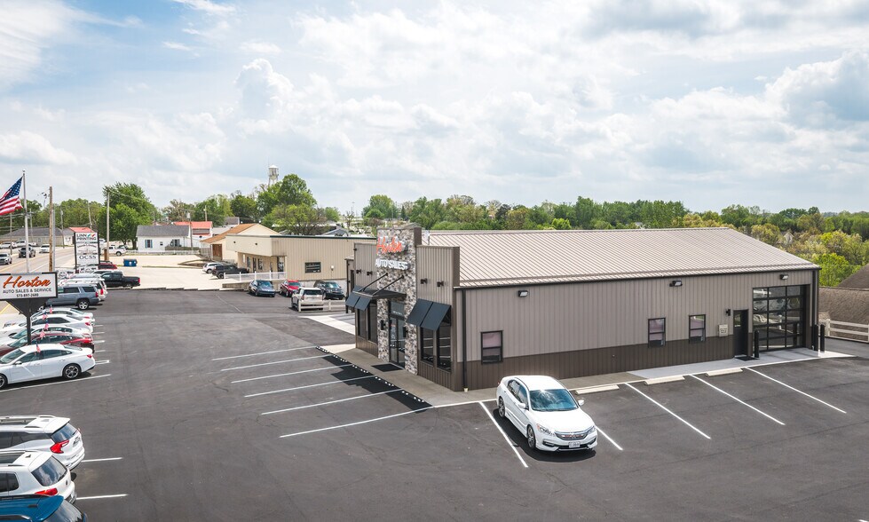 More Photos Of 1008 E Main St, Linn Auto Dealership For Sale