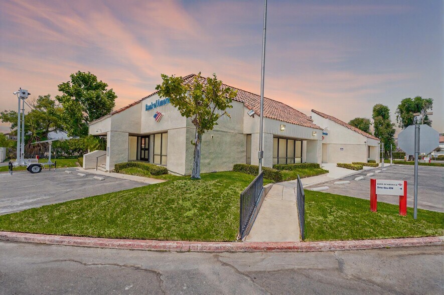 More Photos Of 2495 Lakeshore Dr, Lake Elsinore Bank For Sale