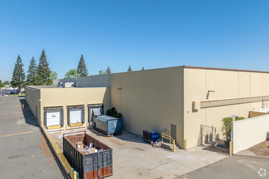 More Photos Of 2738 Sunrise Blvd, Rancho Cordova Freestanding For Lease