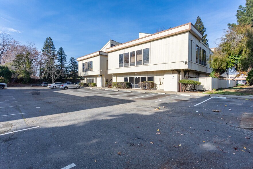 More Photos Of 2848 Arden Way, Sacramento Office For Lease