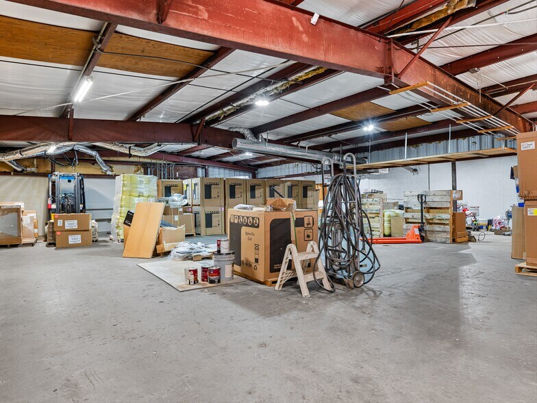 More Photos Of 24 Old County Home Rd, Asheville Light Distribution For Sale