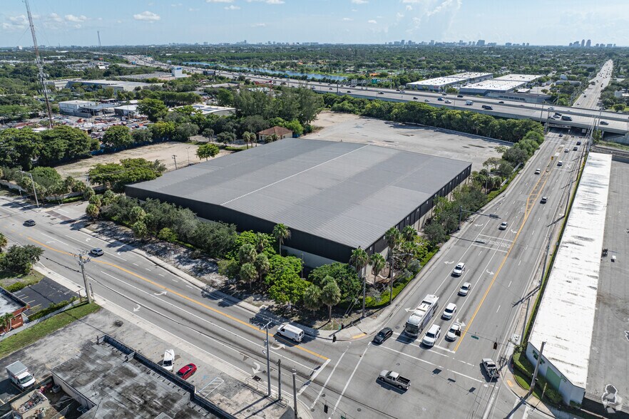 More Photos Of 1900 NW 21st Ave, Fort Lauderdale Distribution For Lease