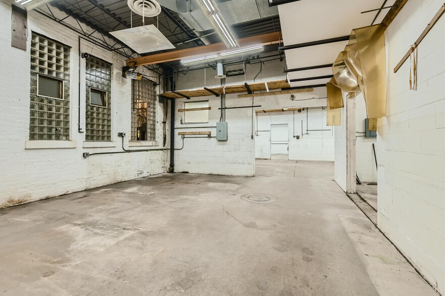 More Photos Of 2950-2958 Leavitt st, Chicago Warehouse For Sale