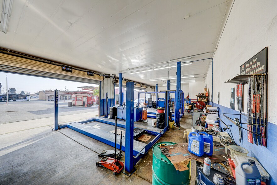 More Photos Of 1407 High St, Delano Carwash For Lease