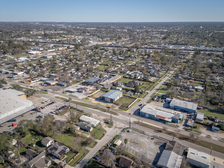 More Photos Of 7904 Irvington Blvd, Houston Warehouse For Sale