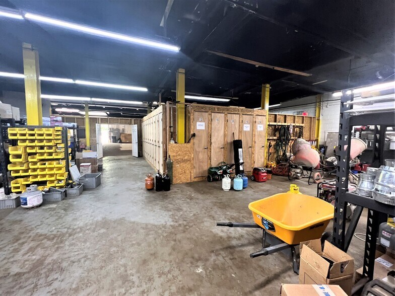 More Photos Of 1350 5th Ave, North Versailles Manufacturing For Sale