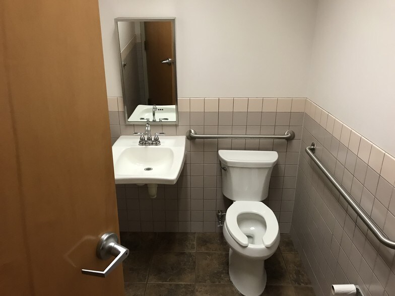 More Photos Of 239 Northern Blvd, Clarks Summit Medical For Lease