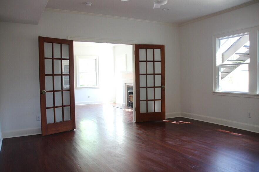 More Photos Of 1604 Nueces St, Austin Office Residential For Lease