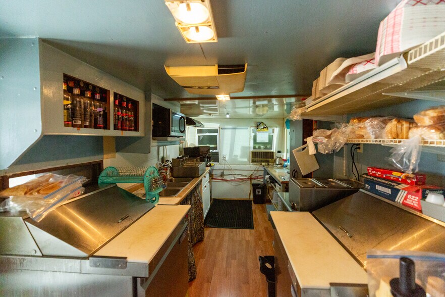 More Photos Of 331 OR-31, Paisley Restaurant For Sale