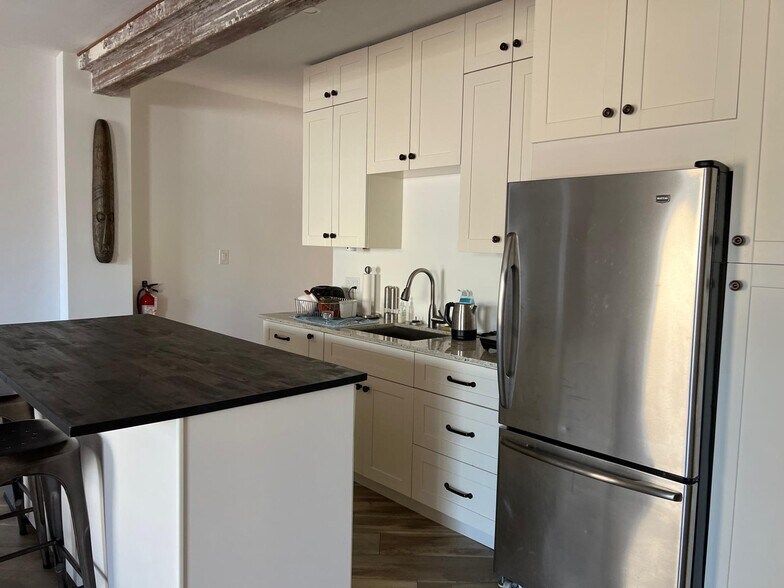 More Photos Of 117 6 Th Av W, Vancouver Flex For Lease