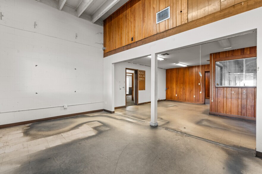 More Photos Of 1118 N Magnolia Ave, Ocala Warehouse For Sale