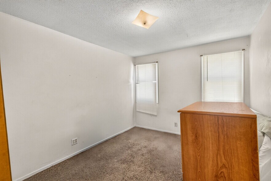 More Photos Of 875-885 25th St, Lincoln Apartments For Sale