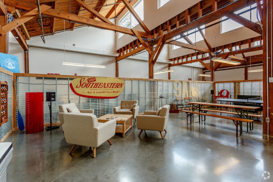 More Photos Of 2030 Lindell Ave, Nashville Office For Lease