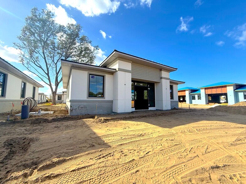 Primary Photo Of 162 Southern Railway, Oakland Medical For Lease