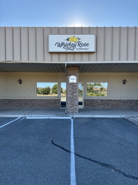 More Photos Of 872 Cottonwood Ln, Fernley Flex For Lease