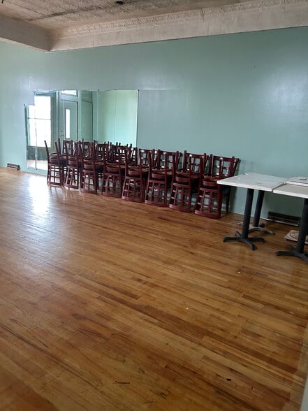 More Photos Of 2715 Hammonds Ferry Rd, Lansdowne Specialty For Lease