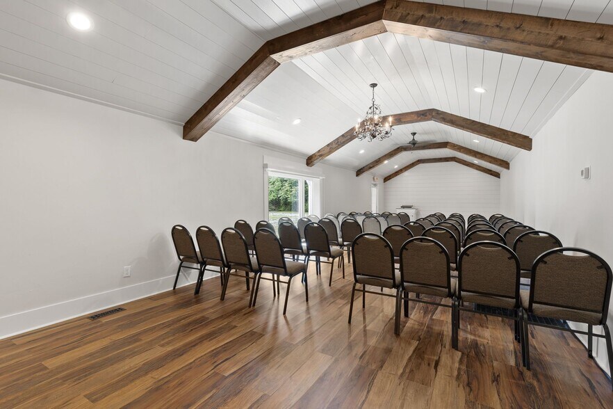 More Photos Of 157 Old Shackle Island Rd, Hendersonville Storefront Retail Office For Sale