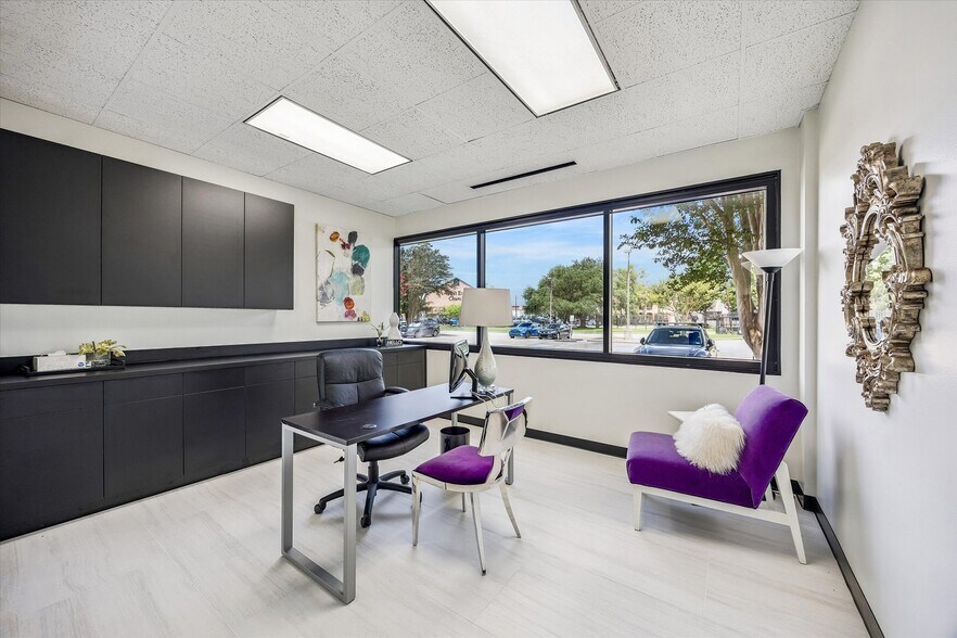 More Photos Of 4625 Lillian St, Houston Office For Lease