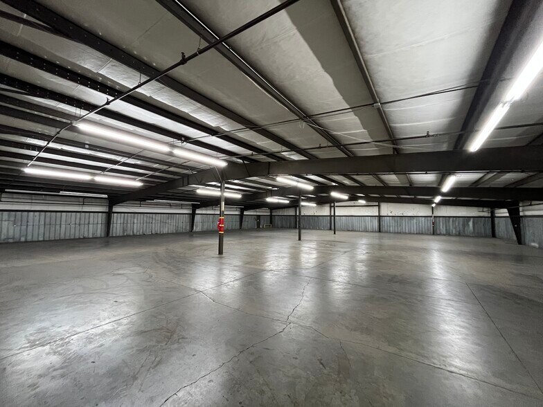 More Photos Of 1927 Baker Rd, High Point Warehouse For Lease