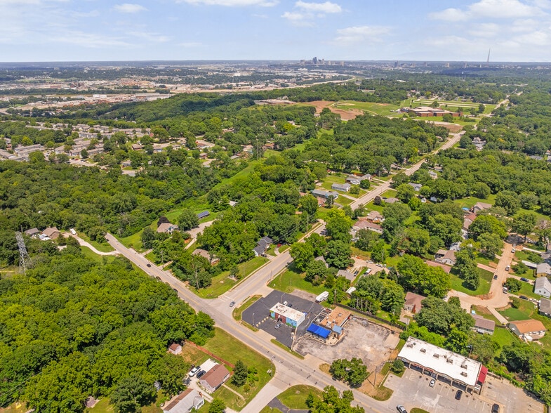 More Photos Of 2117 S 34th St, Kansas City Restaurant For Sale