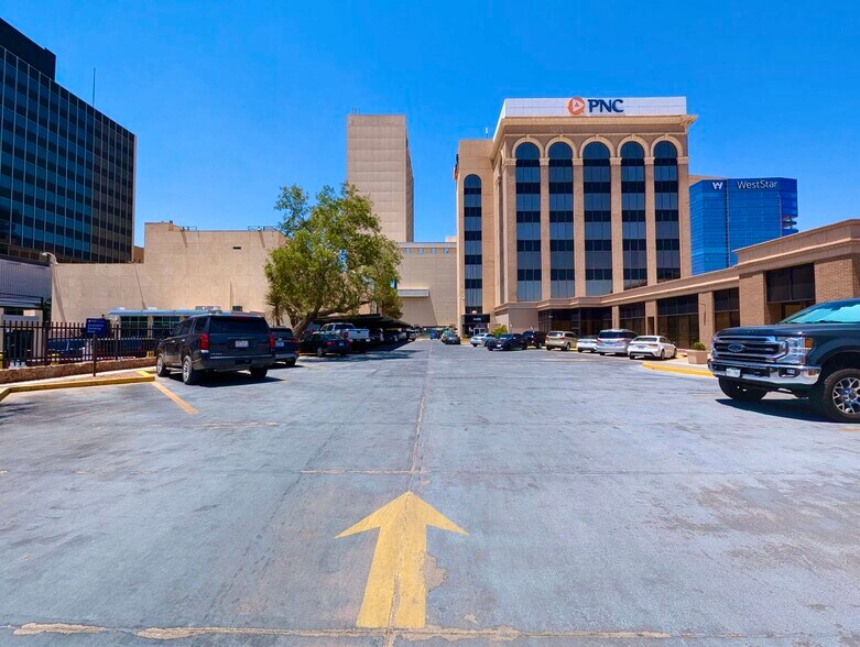 More Photos Of 416 N Stanton St, El Paso Office For Lease